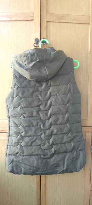 Жилет - безрукавка утеплённая.