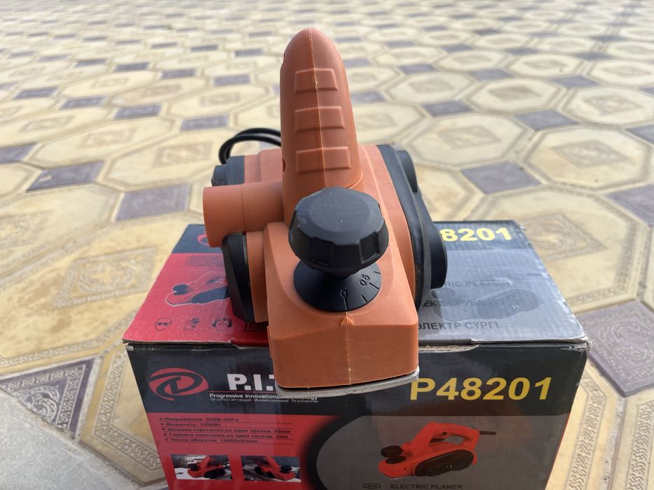 Продается электрорубанок новый