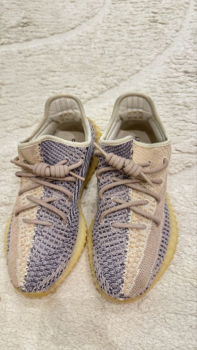 Vand yeezy 350 marimea 40