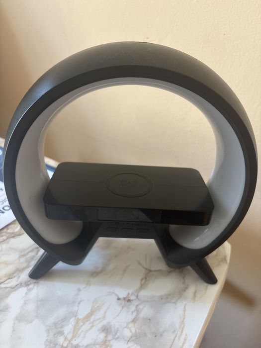 Boxă Bluetooth RGB + Încărcare Wireless + Radio FM + Alarmă | Multifuncțională | Ca Nouă