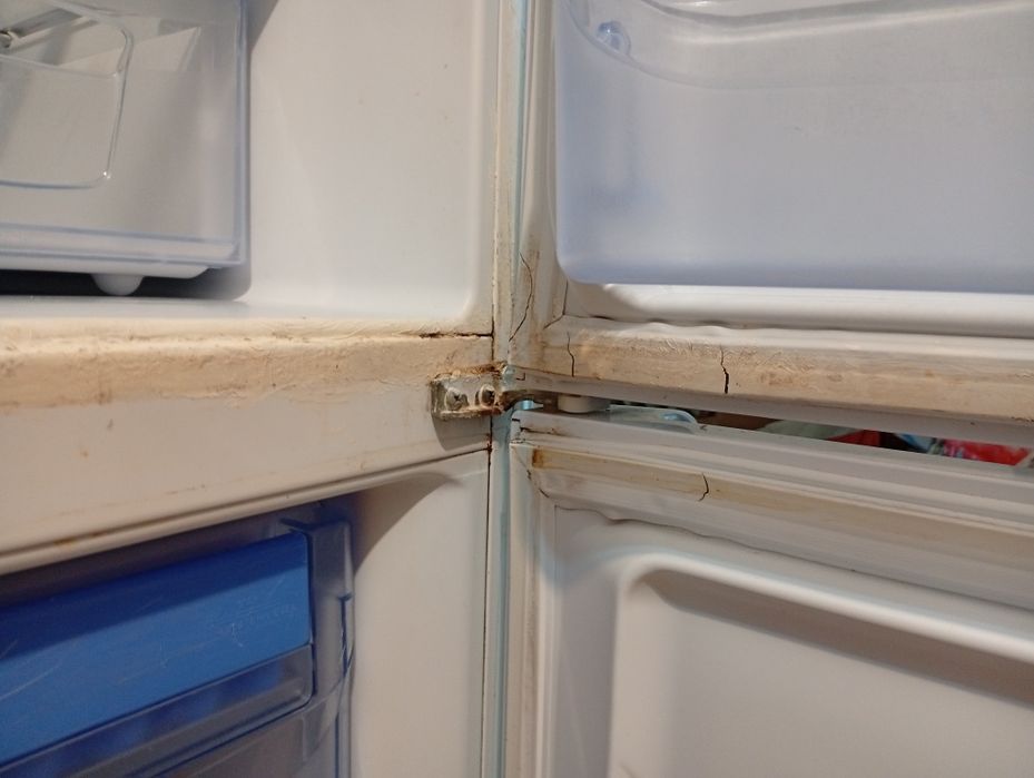 Продавам хладилник