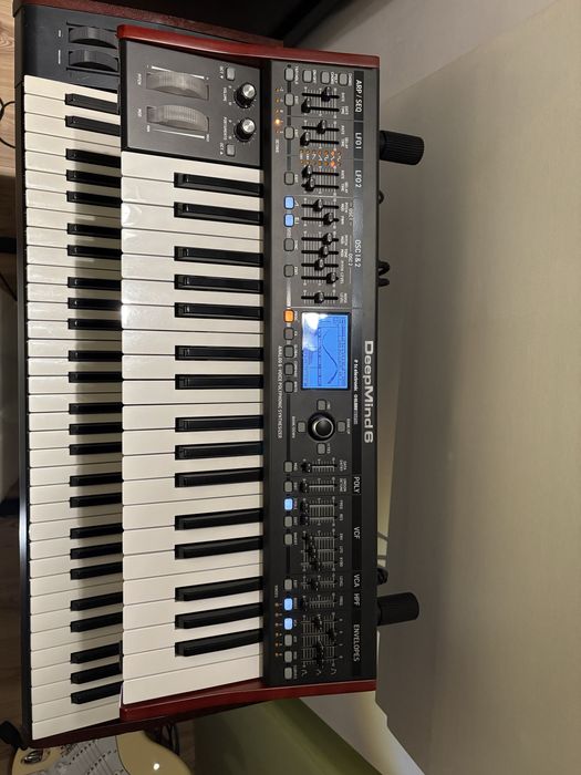 Sintetizator analog Behringer DeepMind 6