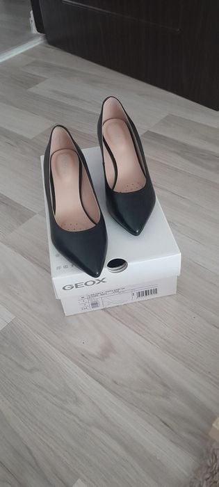 Pantofi eleganți din piele moale