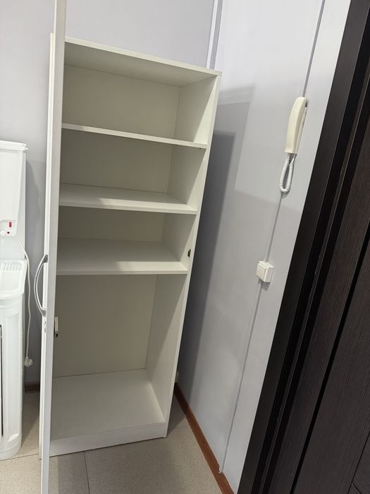 Срочно продам комод, стол, шкаф для кабинета