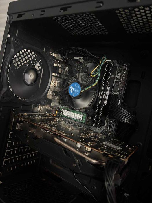 Геймърски компютър i5 9400, RX580 8GB, 8 ram, 256 ssd, 1tb hdd, 600W
