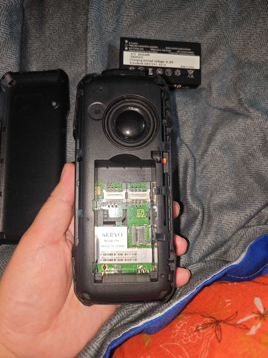 Телефон кнопочный servo h9, 2Сим, станция метро Москва