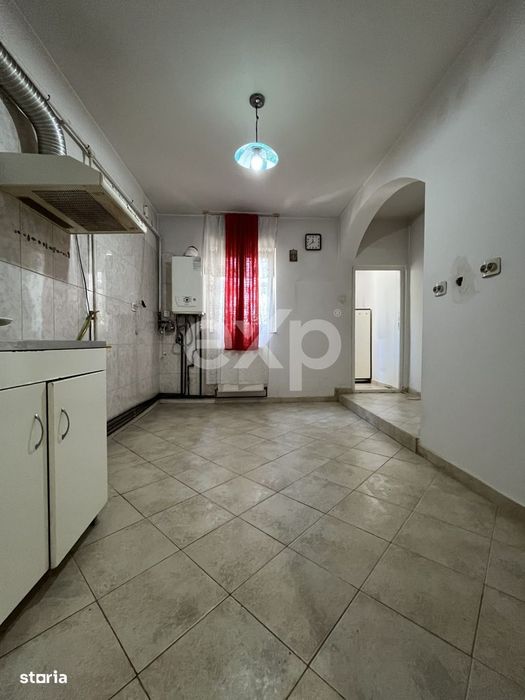 COMISION 0% Apartament 3 camere dec 2 bai etajul 3 central Gaesti