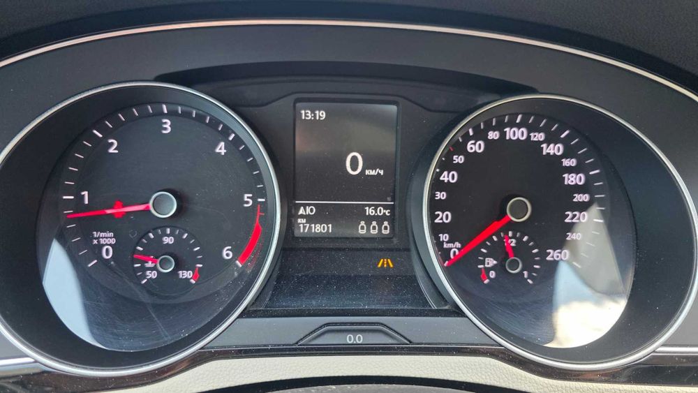 Продавам VW Passat B8, 2015 г., 2000 куб,, 150 коня