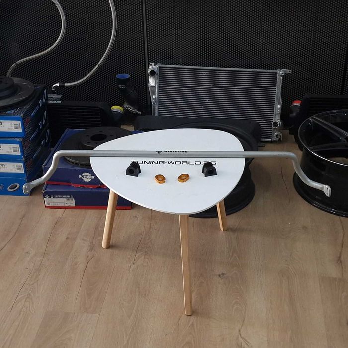 Стабилизираща щанга Whiteline за Subaru.