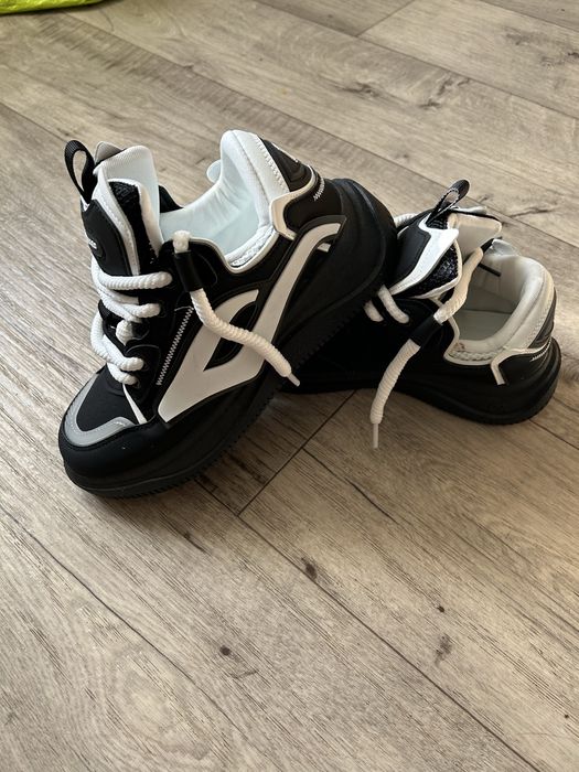 Продам кроссовки