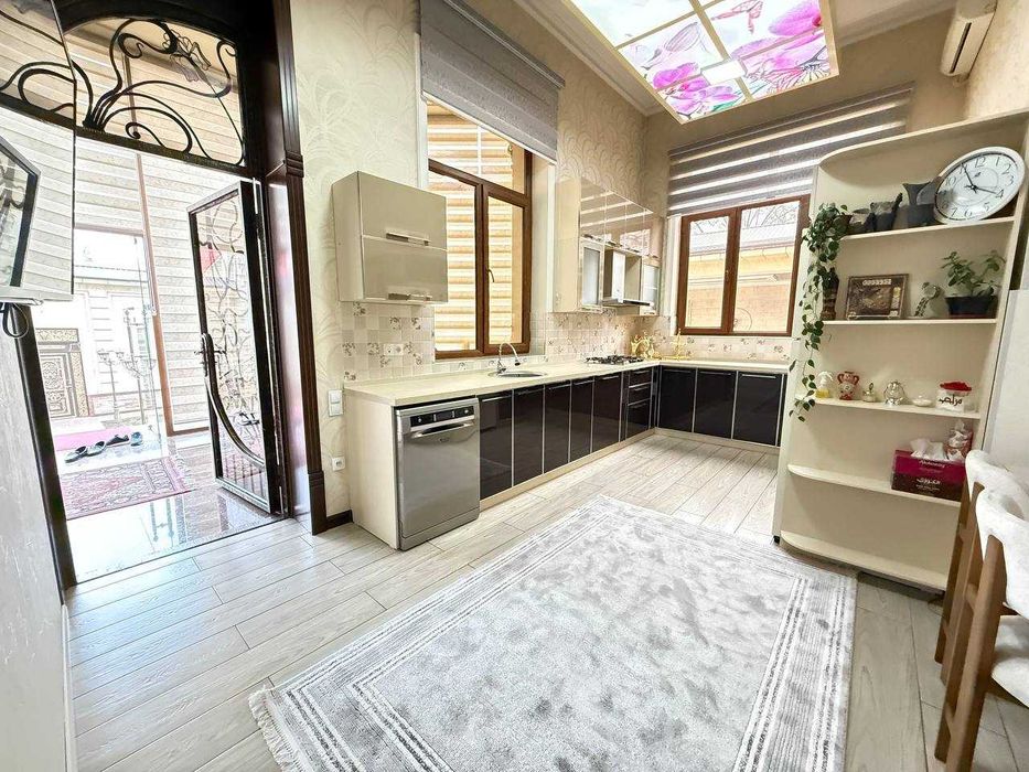 Дом 600 м² на 10 сотках, Ракат Боши, 1-я линия