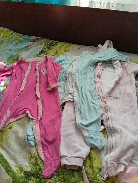 Отдам пакет вещей на девочку