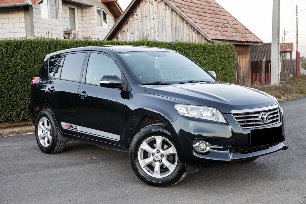 Toyota RAV4 2.2 D-4D 150 CP 4x4 manuală 2012, înmatriculată RO