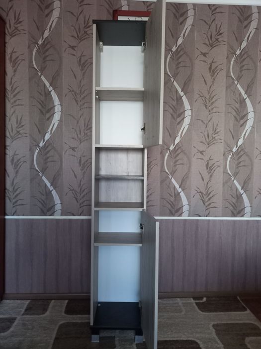 Пенал /шкаф/ для ванны .