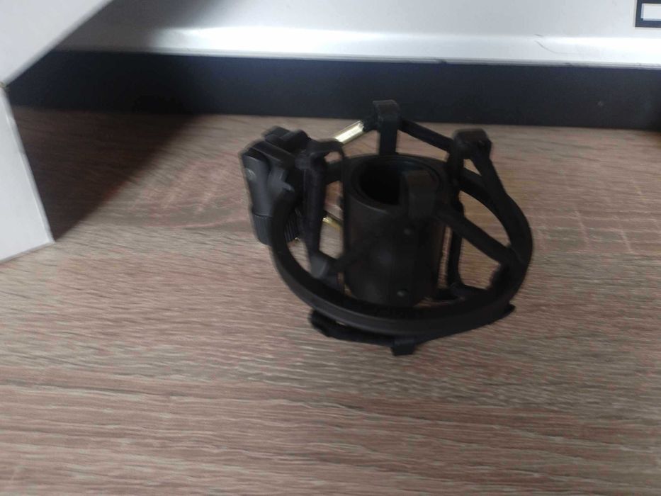 [СПЕШНО] Антишоков маунт за микрофон