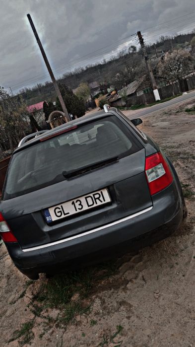 Vând audi A4 mașina merge nu prezintă urme de rugină