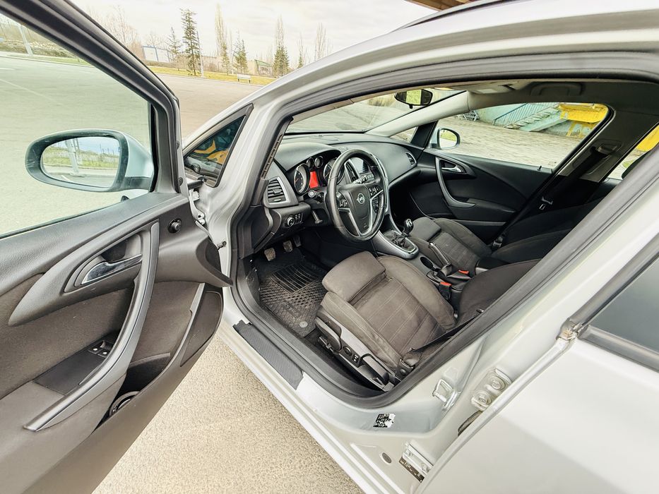 Opel Astra J SportsTourer Euro6 1.6Cdti