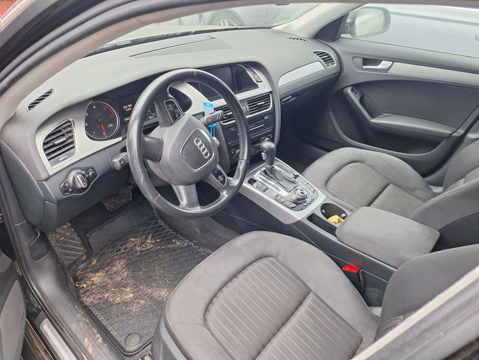 Interior Audi A4 B8 cu încălzire scaune model break Europa.