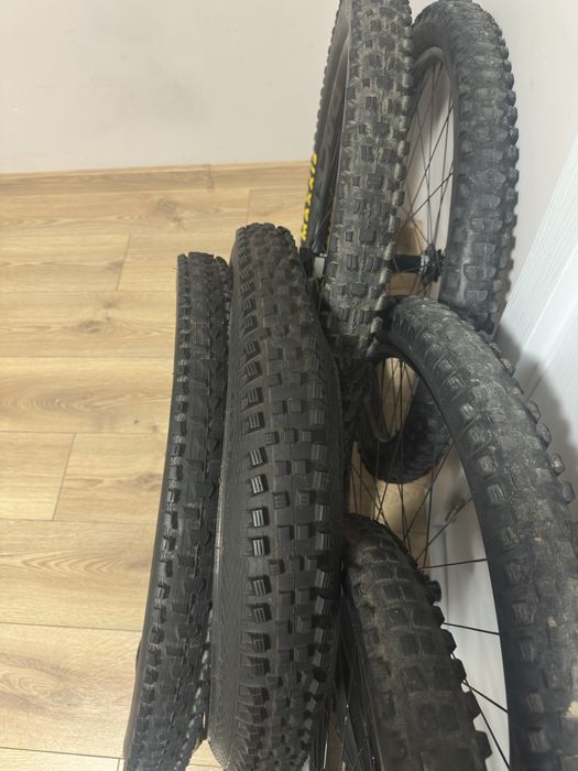 Капли и гуми Dt swiss; hope; race face; maxxis; E*13