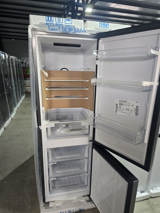 Нов инверторен Total No Frost хладилник с фризер Beko B5RCNA364HG1. 364 л