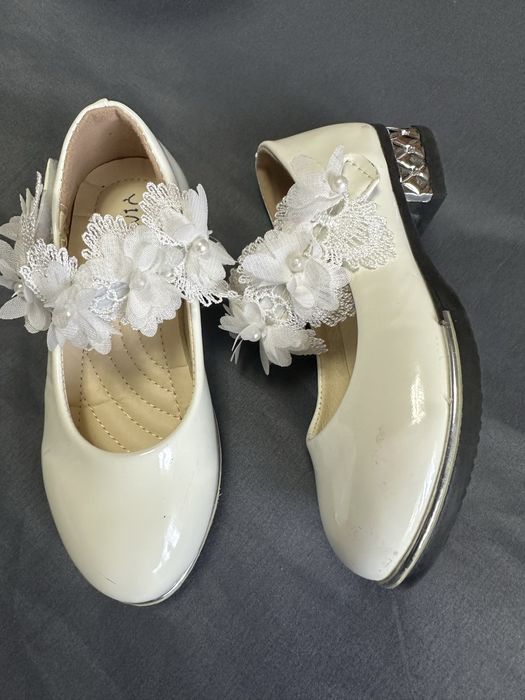 Продам детскую обувь