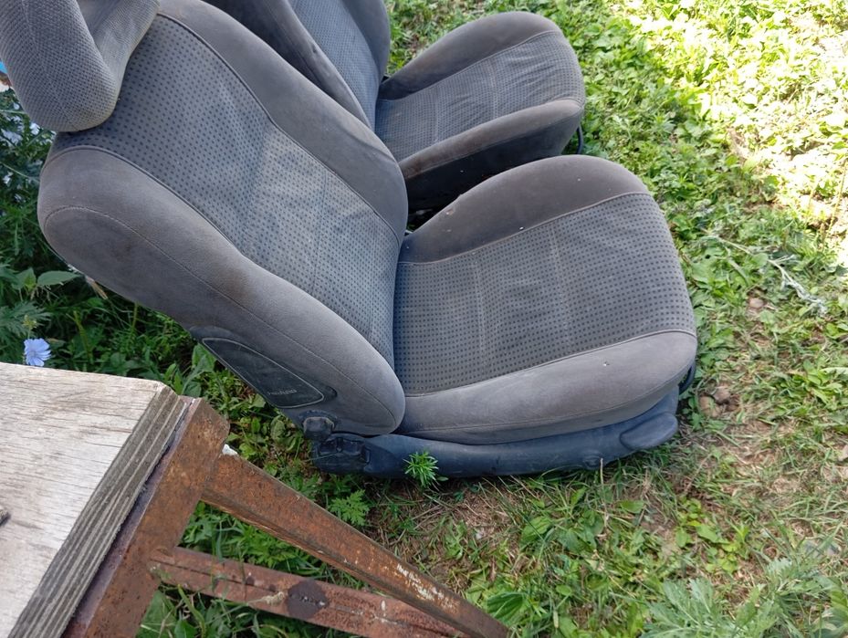 Продам комплект сиденья
