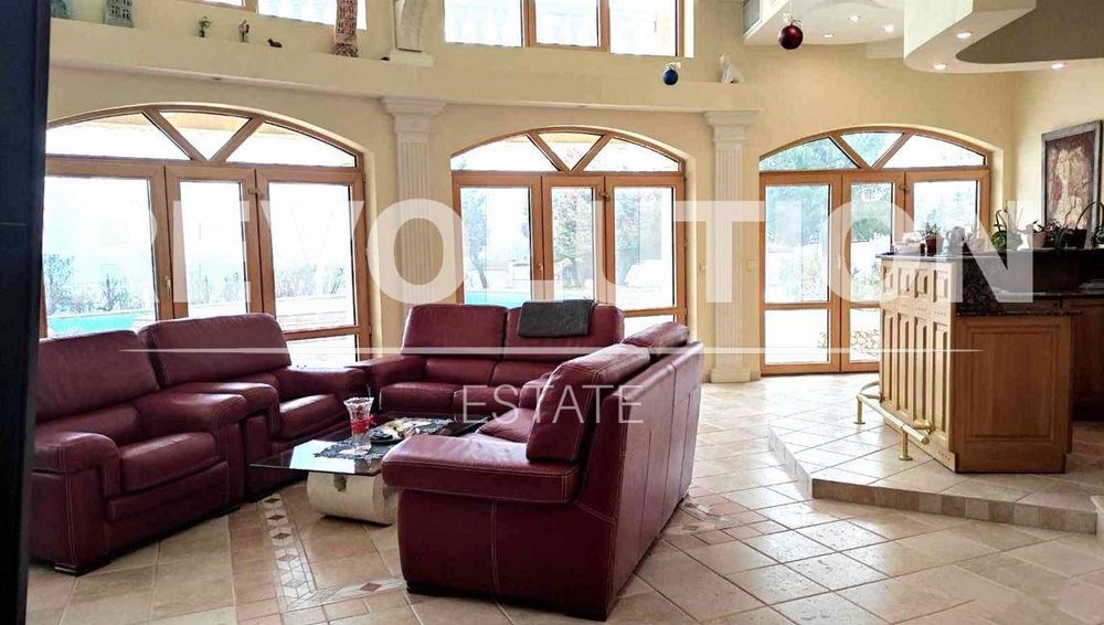 МОДЕРНА КЪЩА в района на Ален мак!