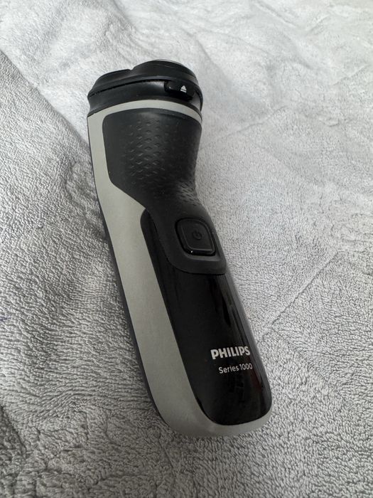 Электробритва Philips 1000