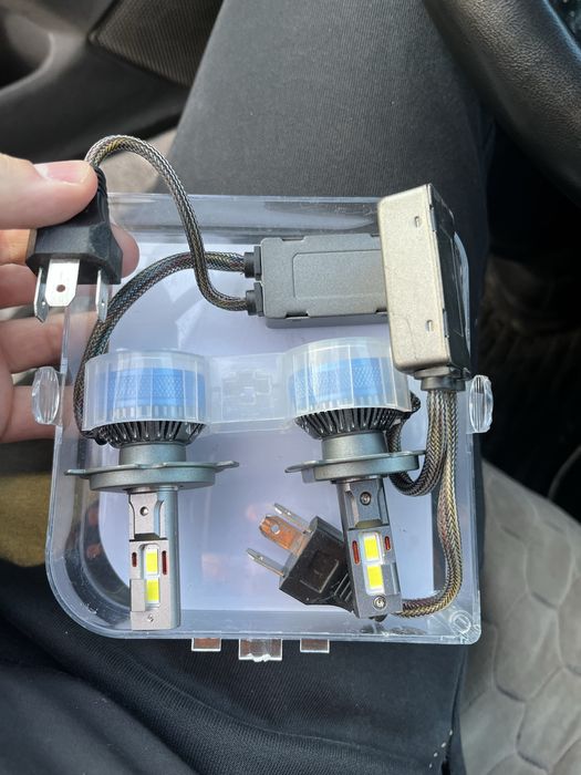 Продаю лэд лампочки OSRAM H4