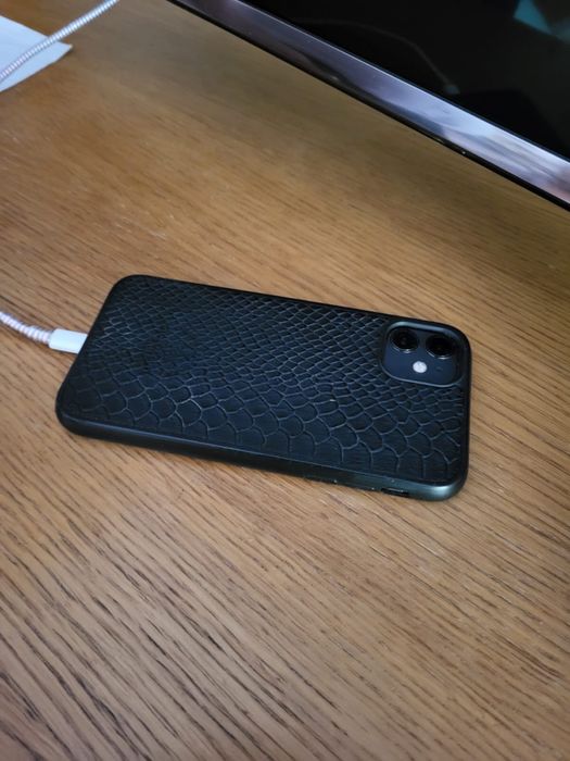 Iphone 11 в хорошем состоянии