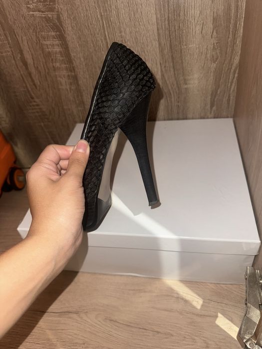 Женские туфли.