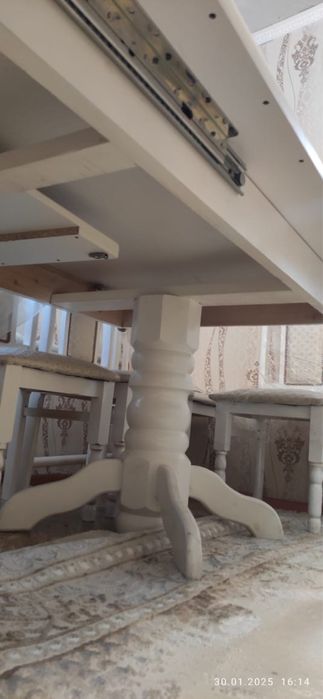 Продам стол и стулья