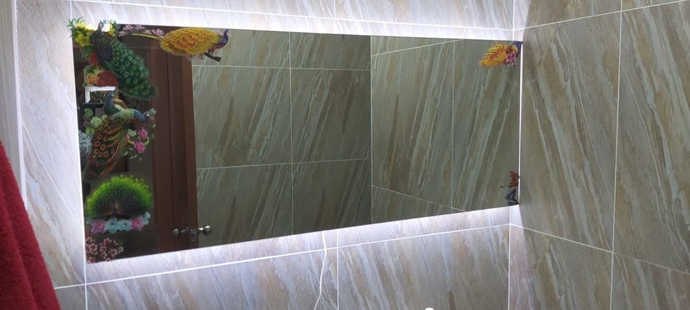 Зеркало продаётся с подсветкой