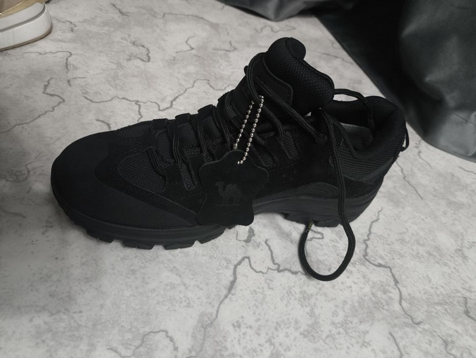 Продам кроссовки осень весна camel