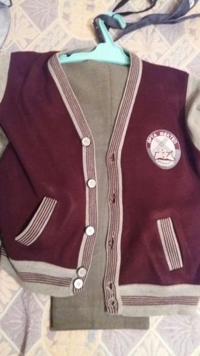 Продам форму школьную