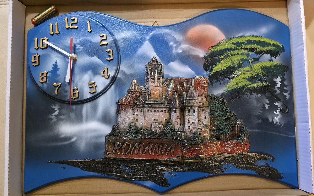 Cadou Romania ceas cu decoratiune lemn