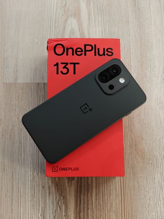 One Plus 13T 256 gb Ram 12+12 5G