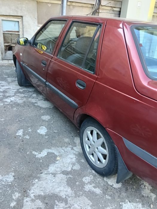 Vând Dacia Solenza