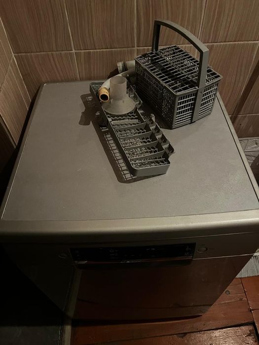 Продам посудомоечную машину BOSN