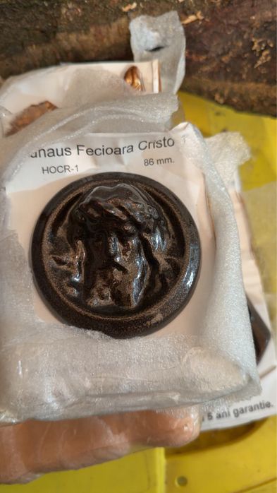 Crucifix mici pentru mormant