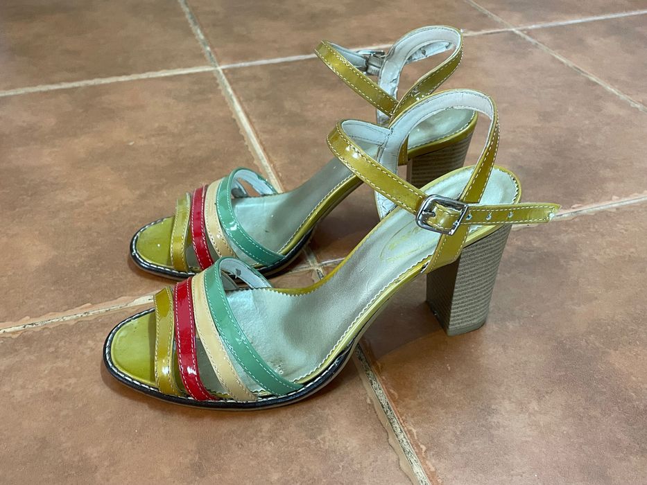 Sandale cu toc marimea 36