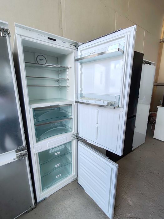 Miele KFN 37682 iD – Хладилник-фризер за вграждане