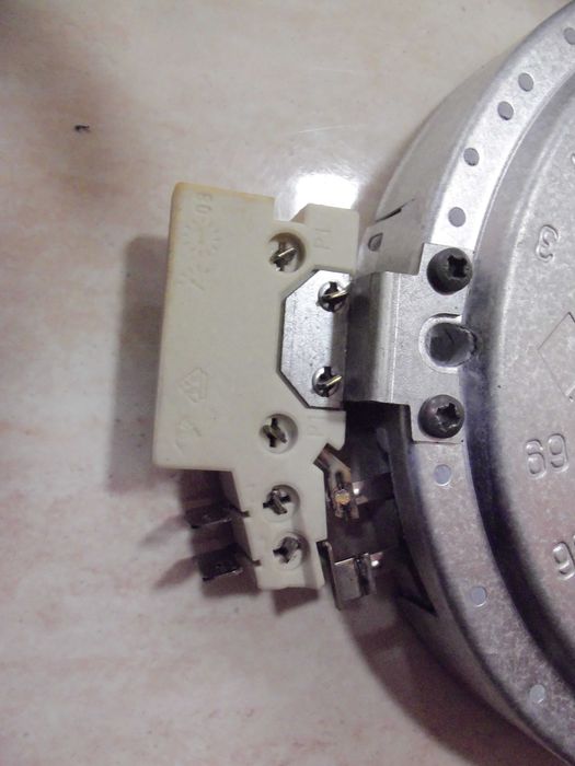 Плоча за керамичен плот- Ø165, 1200W/230v цената е за 1 бр плоча