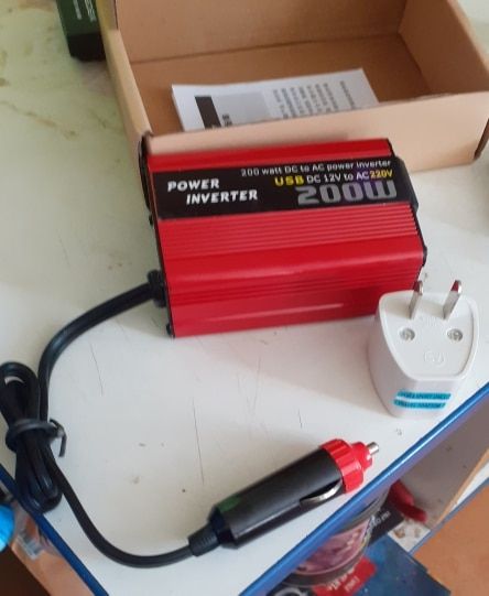 500W DC към AC захранващ преобразувател DC 12V до 110V 220V AC автомоб