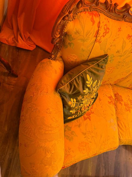 Vand salon clasic baroc sculptat– canapea, 2 fotolii, masuta