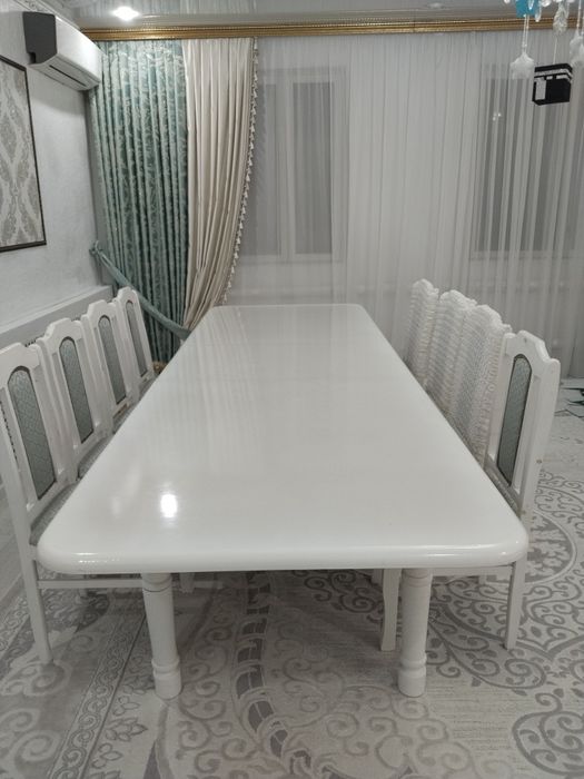 Продам стол со стульяими