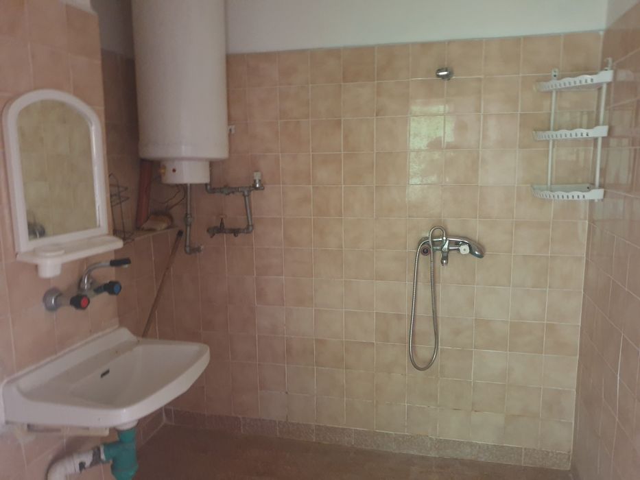 Продава се Тристаен апартамент в Асеновград - 75 кв.м за 878 €/кв.м - Снимка #3