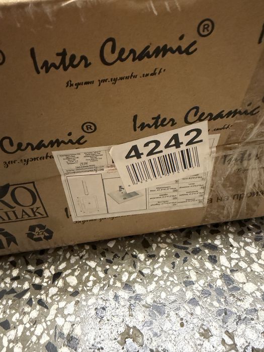 Продавам мивка и шкаф за баня