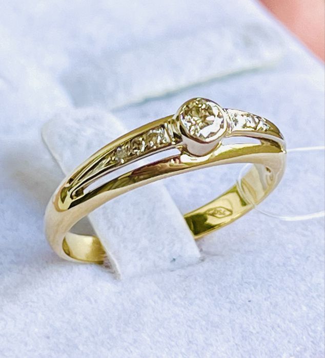 Кольцо золотое с бриллиантами 750 Италия