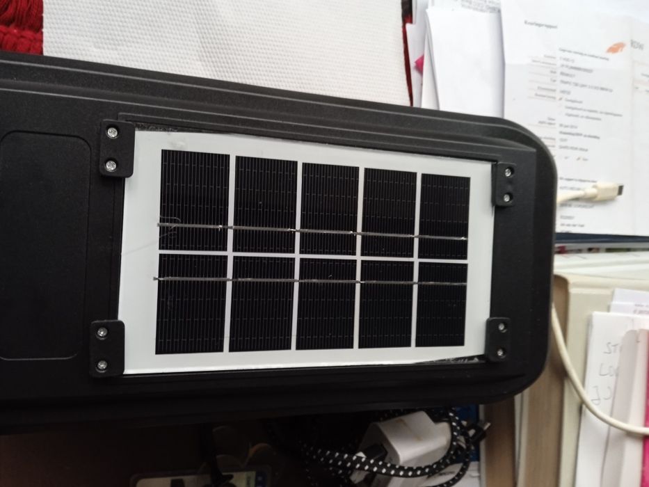 Lampă solară pe minileduri